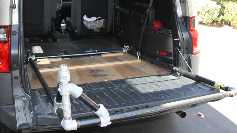Illustration for article titled R2-D2 Lives In A Honda Element In Irvine, California